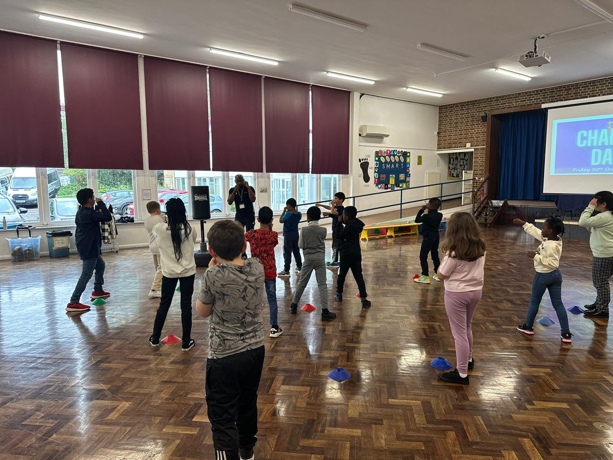 KrisCoaches's tweet photo. We're now on week 2 of the joint Boxing/ Table Tennis lunchtime club @Castle_Hill_CHA 
Coach @MMCameron and I putting the work in!  We'll be back at it, after half term 👌🏾🙂 https://t.co/PgtF4gMvCX
