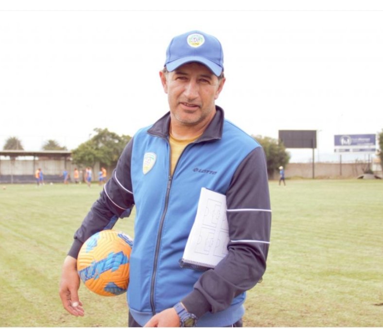 GuaytamboTv's tweet photo. 🗣️DT Patricio Hurtado.

🗣️Mucha responsabilidad, este partido es muy difícil porque se trata de Técnico Universitario.

🗣️Técnico Universitario es un equipo complicado, buenos jugadores, están muy claros y hay que estudiarlos como todo equipo.

 #ligapro2023 
#94.5

@gtorres3785 https://t.co/u6iz7seX1k