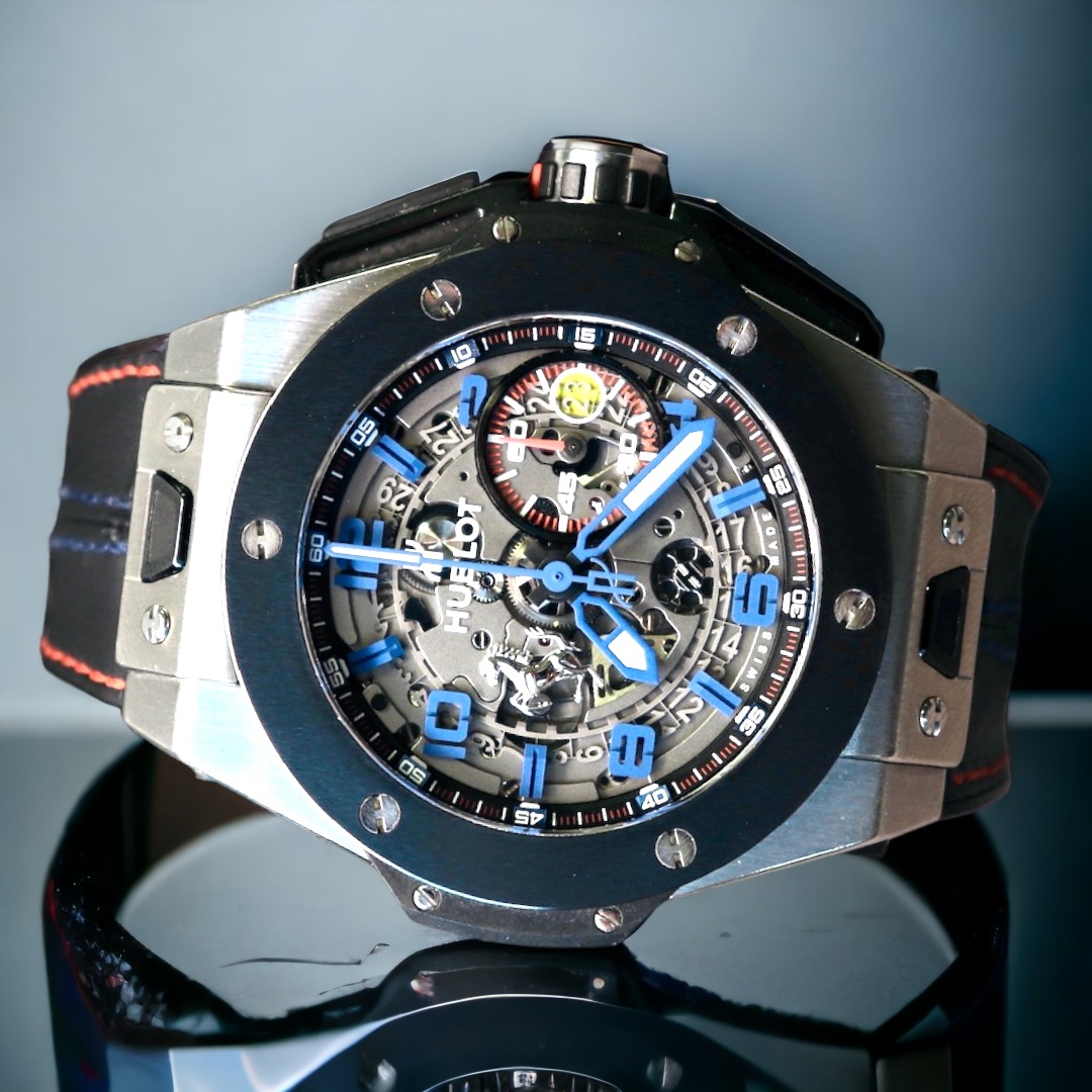 The luxurious Hublot Big Bang Ferrari with titanium case, ceramic bezel, and six H-shaped screws. Includes inner and outer boxes, no papers. 
Explore here: grailzee.com/products/hublo… 
#luxurytimepieces #Hublot #HublotBigBang #auctions #watchcollectors