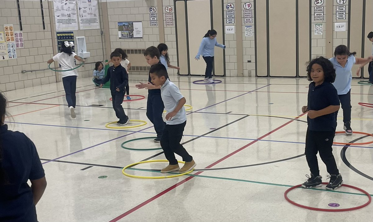 b_physical's tweet image. This week in P.E. K-2nd played Bumper Car Tag.  Next week we will riding on a scooter. 3rd-5th worked on ball and scoop skills.  They also played some practice Wall Ball games getting ready for our class tournament starting next week. @JBKennedy111  @DrJEntsminger