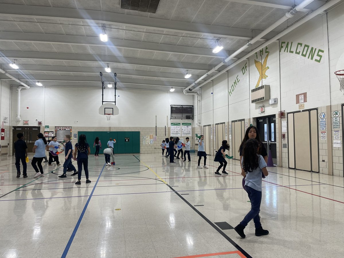b_physical's tweet image. This week in P.E. K-2nd played Bumper Car Tag.  Next week we will riding on a scooter. 3rd-5th worked on ball and scoop skills.  They also played some practice Wall Ball games getting ready for our class tournament starting next week. @JBKennedy111  @DrJEntsminger