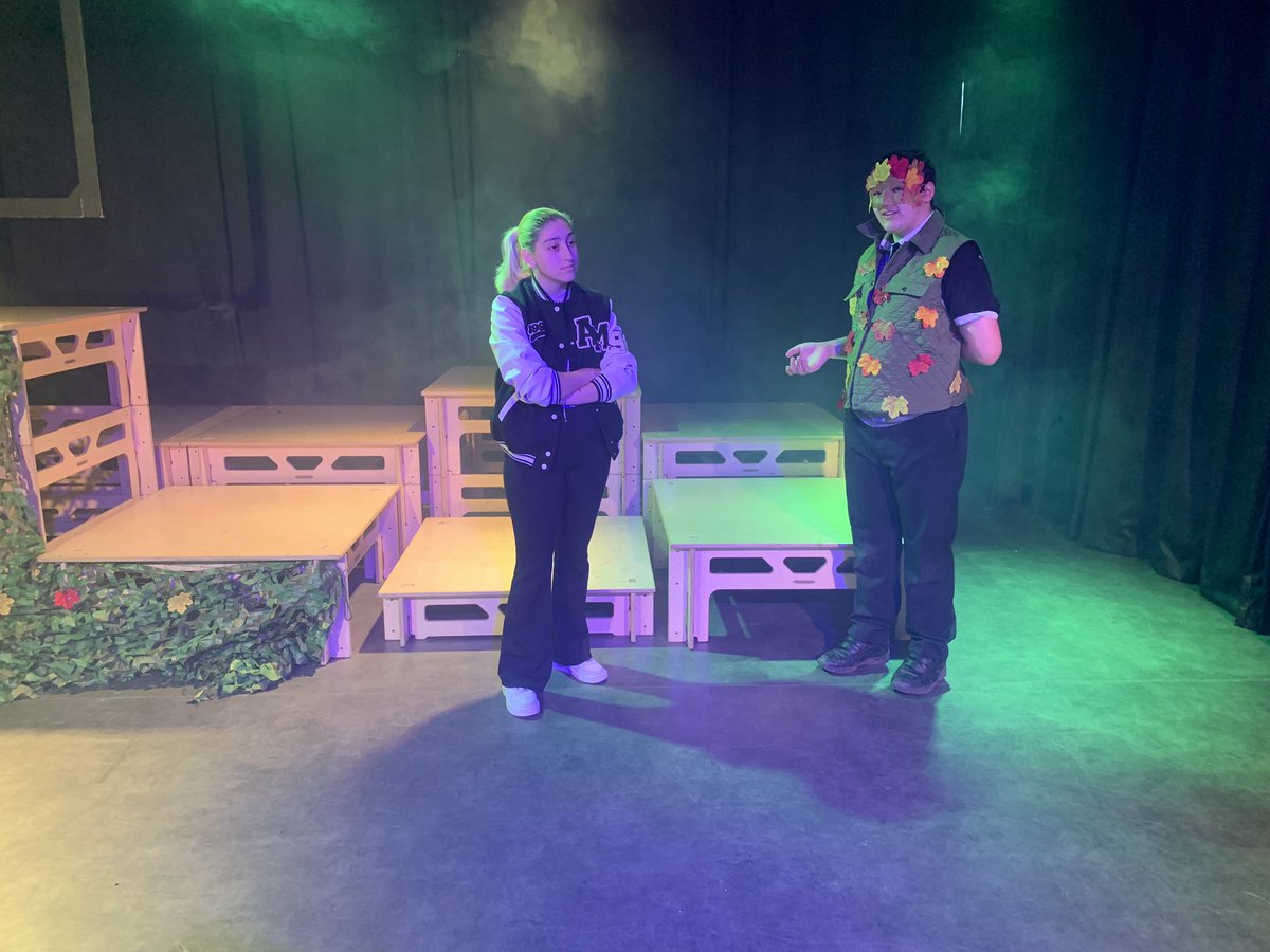 👏👏👏A huge round of applause for all our @MoretonSchool GCSE Drama students following their Devised performance this week. A brilliant team effort from actors and lighting designer alike 👏👏👏