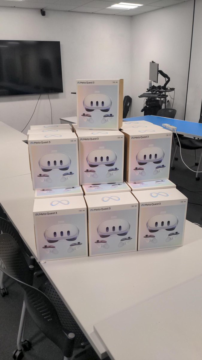 Our Quest 3's have finally arrived! 🙌