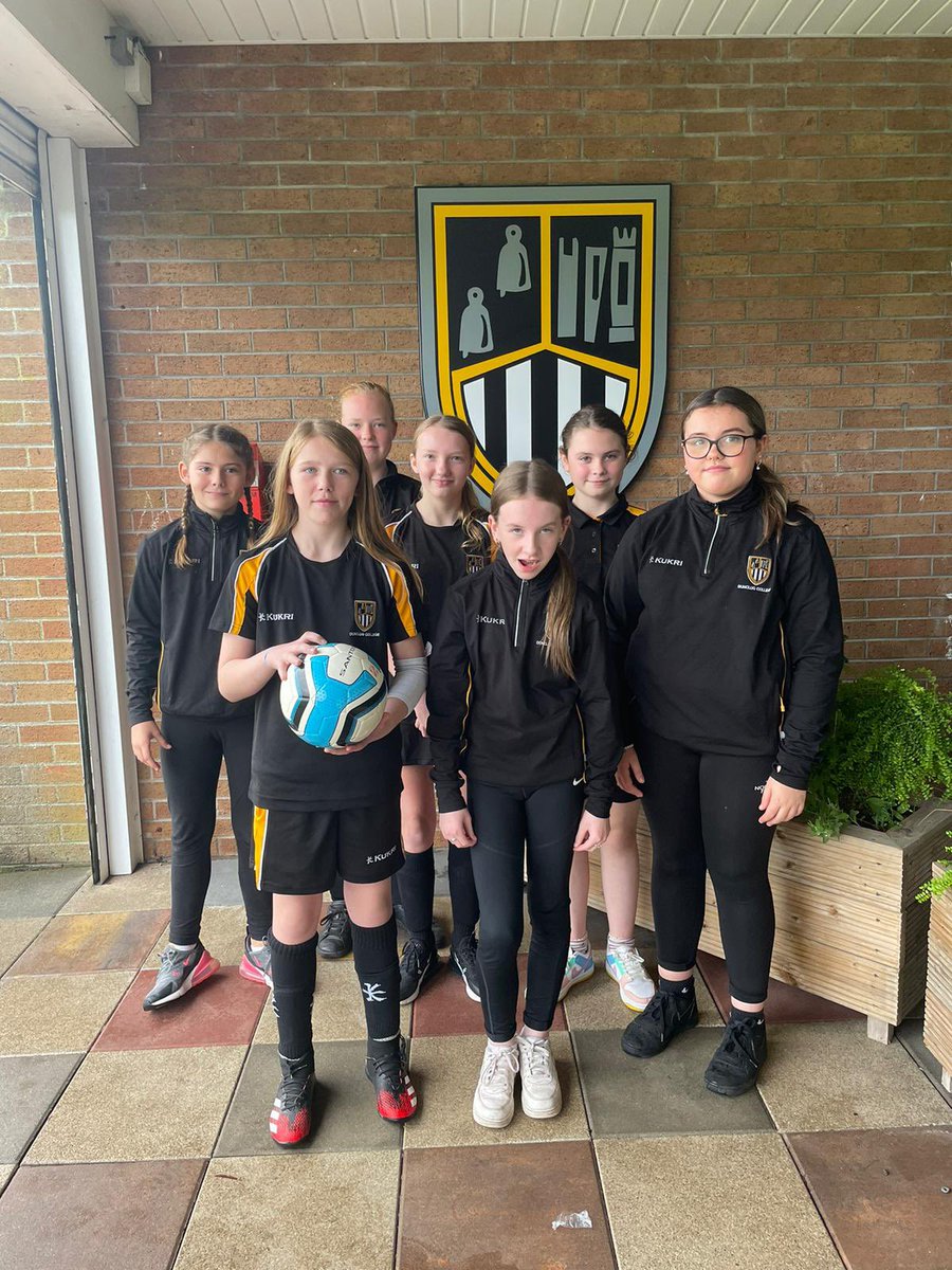 DunclugPE's tweet photo. Our footballers had a great day at the IFA Futsal tournament in Coleraine this week. Y10/11 finished overall 3rd and Y8 just missed out on a semi final place on penalties! Y9 were also strong and finished fourth in their section out of 12 teams 💪 https://t.co/ijcLiPX4rU