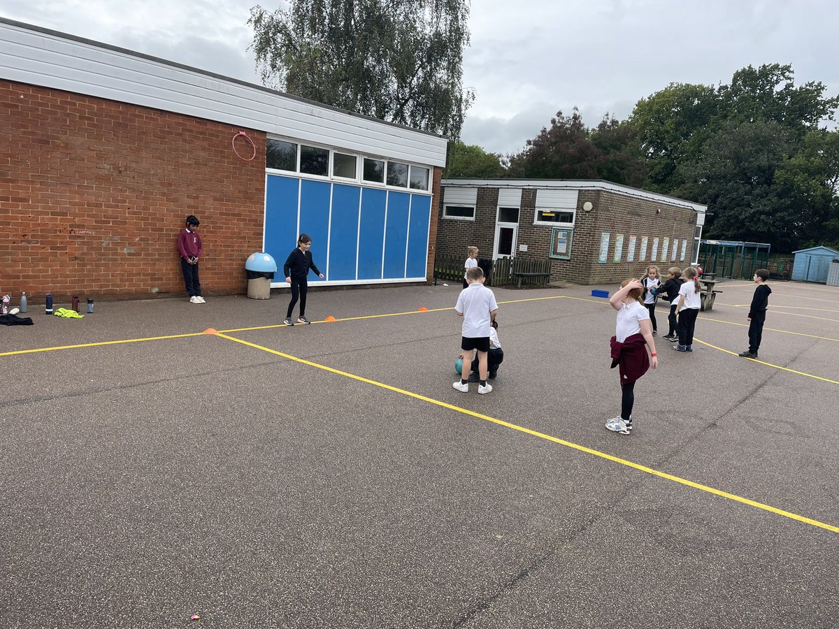 Miss Clutterbuck tweet media