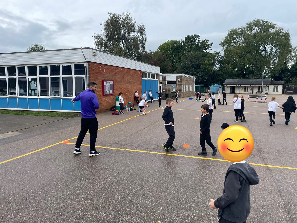 Today was our last football session with Superstar Sports. We focused on goalkeeping, each having a go at saving some shots ⚽️🥅