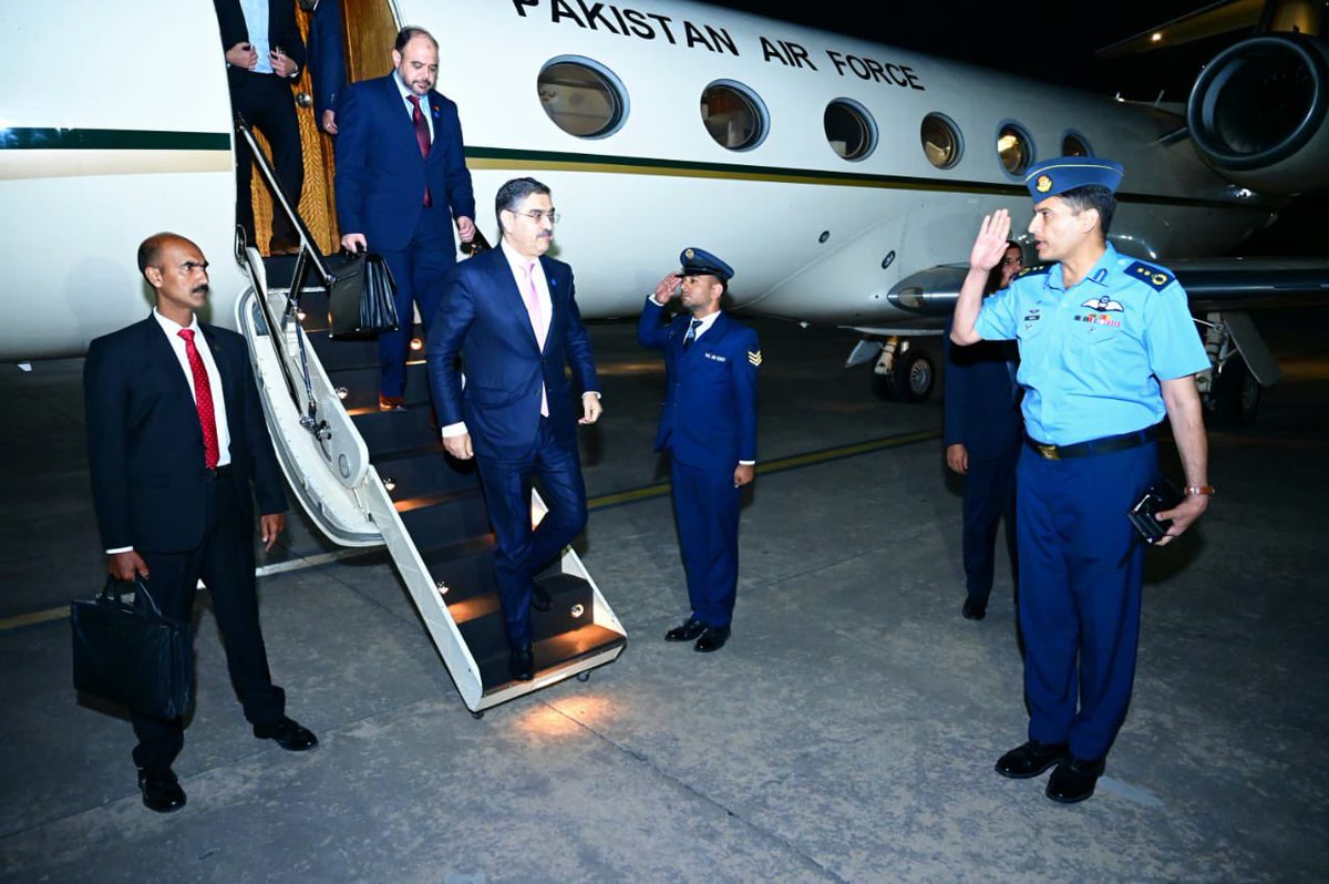 epwing_official's tweet photo. After concluding his visit to China, Caretaker Prime Minister Anwaar-ul-Haq Kakar arrived in Islamabad on October 20, 2023.
@anwaar_kakar
@murtazasolangi
#BRI10Years
#PakPMinChina https://t.co/ciYzip9Cdk