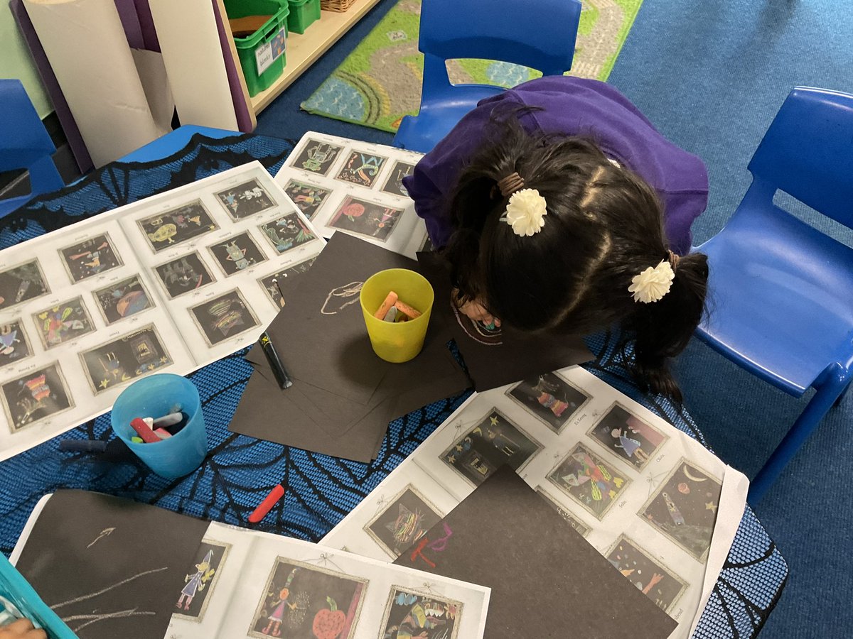 We have had the best curriculum week in Ruby Class. We started our week dressing up as Winnie the Witch and casting lots of spells on our teachers! We also enjoyed drawing some pictures of Wilbur using pastels 🧪🪄✨