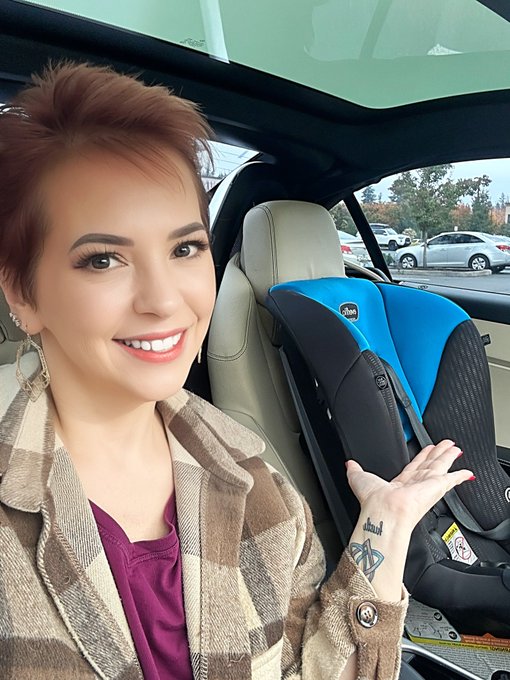 Sometimes I do grandma shit! 😅 they love riding in grandmas sports car! 🏎️ https://t.co/rzfLkMDGu2