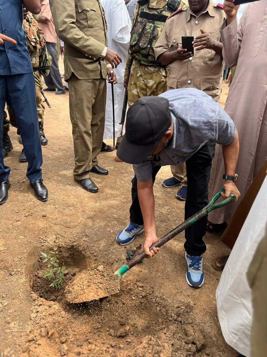 Our patron &amp; MP for Mandera South Hon <a href="/abduhar/">Hon. Abdul Haro (Kore)- MP, Mandera South</a> is a true visionary. His post-Mashujaa Day tree planting is a testament to his dedication to both our environment and community growth. Let's all contribute to a greener, more prosperous future 🌳 #MashujaaDay2023