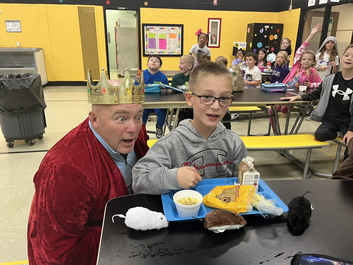 CassieSmolen tweet media