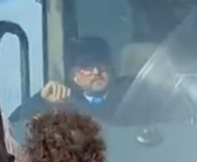 RichhCassidy's tweet photo. @RichardGadsby3 @leeharris @JustStop_Oil One hand on the wheel and wasn't even looking where he was going. No chance he could have seen or heard if someone was under the wheels. He couldn't have given a sh!t. These are the goons who the @Conservatives hire to do their dirty work. https://t.co/RuNg5HBtBs