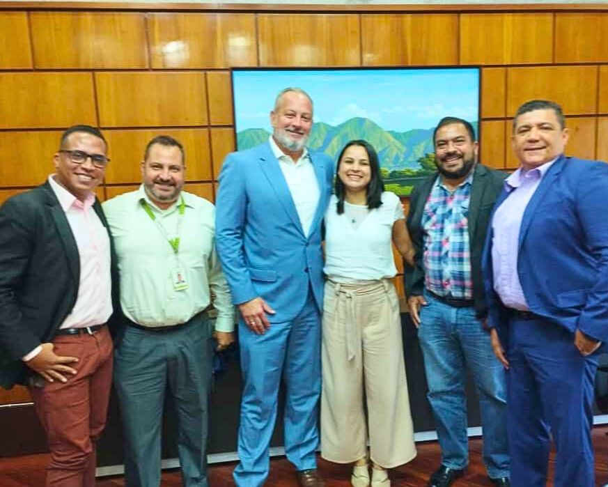 AppgateSecurity's tweet photo. #teamappgate is at is again ... roadshowing in cities across #LATAM to meet with customers and partners and spread the secure access word at @o4it events. Learn more about our team and world-class secure access solutions and services at https://t.co/hSi6rl3Ekp https://t.co/OrY627lVlh
