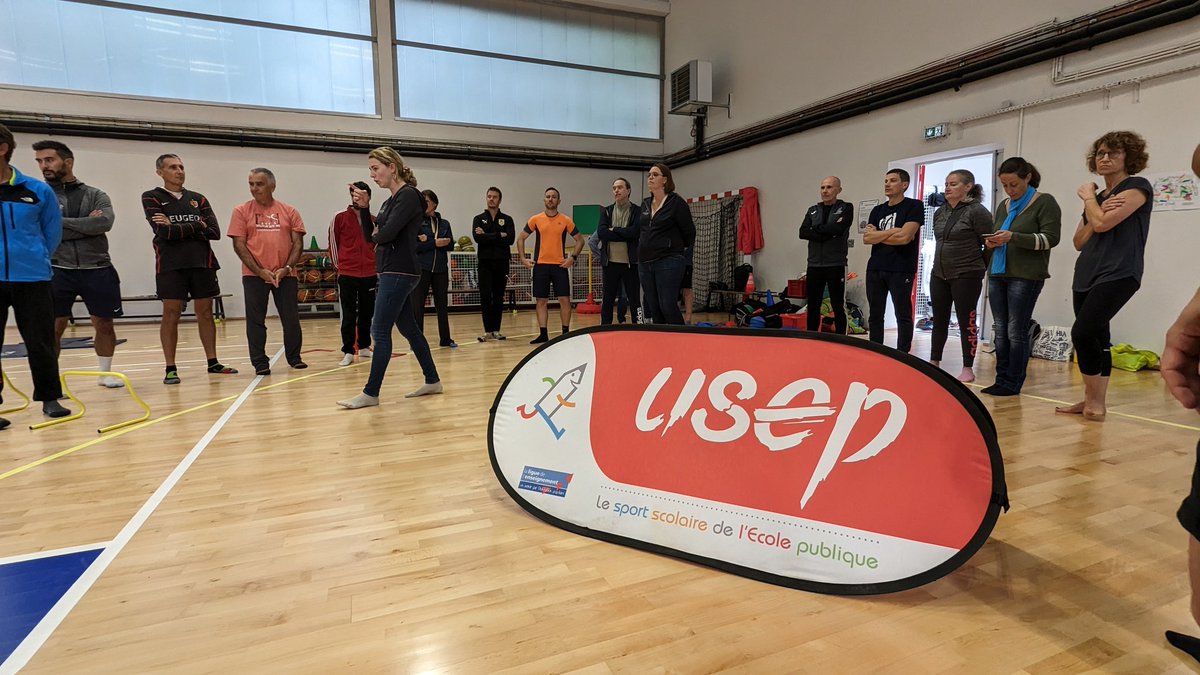 87_usep's tweet photo. Début du stage @crusepna #lesenfantsfontleursjeux au @CREPS86 
40 stagiaires en action et en réflexion pour faire  vivre la dynamique régionale autour des  RSAolympiques dans les 12 départements de @NvelleAquitaine
@usepnationale @aclimoges @acpoitiers @AcBordeaux https://t.co/yyDXvh065D