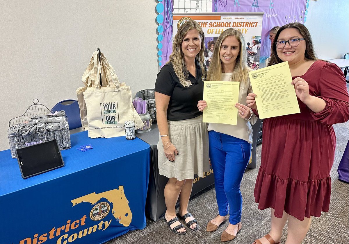 MJtech723's tweet photo. It was an exciting Friday at @fswsoe Teacher Recruitment Fair! A huge thank you to @Orangewood_Elem and @HancockCreekEl for attending the event! We can’t wait for these Bucs to join the Lee County family! @LeeSchoolCareer @FSWCollege #discoverLEE #loveLEEschools #joinOURstory https://t.co/KYQ94zVHns