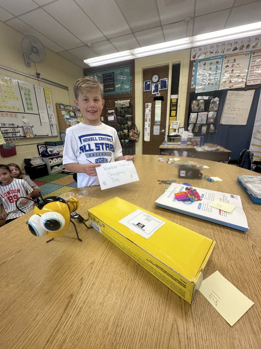 lisav127's tweet image. Number Sense Shopping Day! #mathiseverywhere