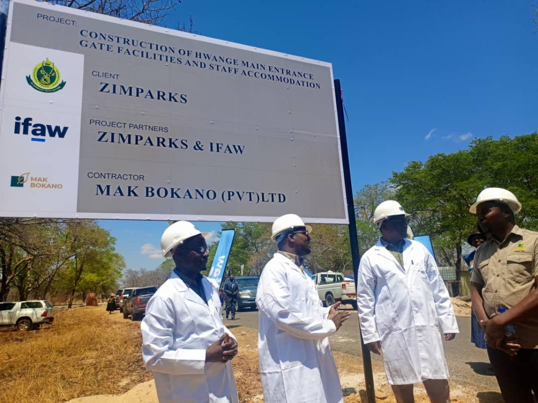 MOECW_ZIMBABWE's tweet photo. The Hwange National Park is set to get a major face-lift following the commencement of construction works of a One Stop Access Pavillion which is set to improve the visitor experience, enhance security and help reposition the park as a competitive destination.
@ProsperBMatondi https://t.co/82DGPHrduZ