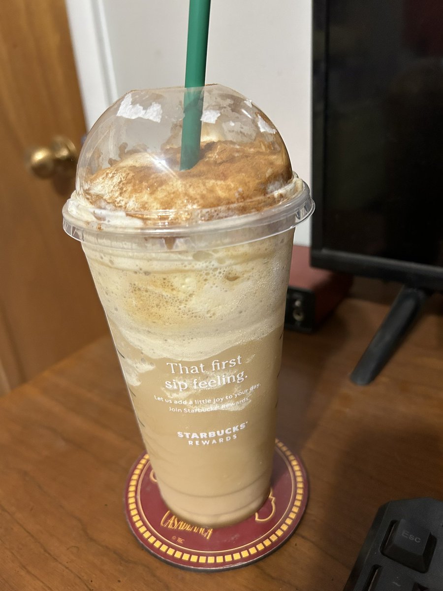 Fibenheimer's tweet photo. What was they thinking making my coffee this sexy, they about to make a fiber act up ๐ #ThatFirstSipFeeling https://t.co/aRJ94LoV6q