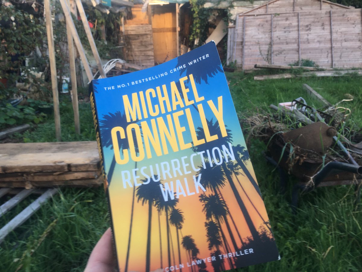 In a welcome return for #PlotsatThePlot, today I’m visiting with old pals Mickey Haller & Harry Bosch et al, in a cracking new (out in Nov) crime thriller from modern master @Connellybooks. Thusfar, terrific. It’s also helping me hold off from immediately binging S2 Bosch Legacy