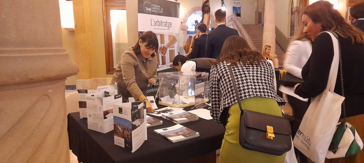 📣 Avui s'ha iniciat el 𝗫𝗜𝗜𝗜 𝗖𝗼𝗻𝗴𝗿𝗲́𝘀 𝗱𝗲 𝗹𝗮 𝗝𝗼𝘃𝗲 𝗔𝗱𝘃𝗼𝗰𝗮𝗰𝗶𝗮 𝗖𝗮𝘁𝗮𝗹𝗮𝗻𝗮, que tindrà lloc a Sabadell fins diumenge 22 d'octubre. 

🤝 És un plaer per al Tribunal Arbitral de Barcelona (<a href="/ArbitralTab/">Tribunal Arbitral de Barcelona (TAB)</a>) poder-hi participar.