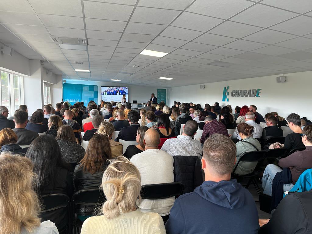🎤 J’ai eu le plaisir de partager mon parcours et mes expériences aux 160 collaborateurs de l’Institut des Métiers de Clermont Ferrand.

🙏🏼 Je tiens à remercier Alain Grégoire, Directeur Général de l’IDM pour cette invitation.