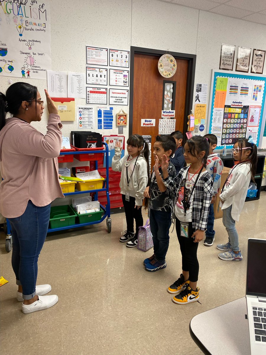 Learning about voting! They did great with their speeches! Aprendiendo a votar por su presidente, vicepresidente y secretario de su clase 😃🙋🏽‍♀️🇺🇸<a href="/floresjaz2/">Jazmin Flores</a> <a href="/CypresswoodES/">Cypresswood Elementary</a> <a href="/marlynn_montiel/">𝑀𝒶𝓇𝓁𝓎𝓃𝓃 𝑀𝑜𝓃𝓉𝒾𝑒𝓁</a> <a href="/TrentGJohnson/">Trent Johnson</a> <a href="/c10burggy/">burggy</a>