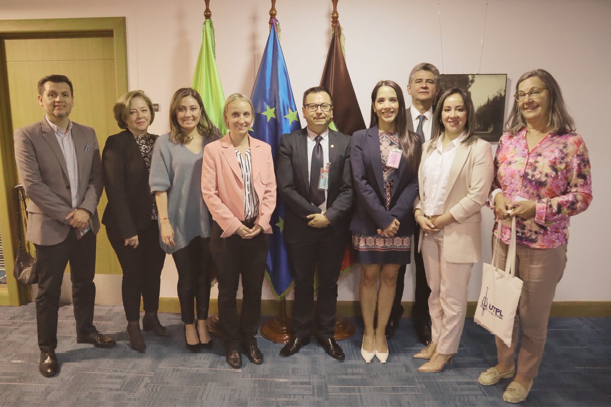 utpl's tweet photo. 🤝 Relacionamiento Institucional #UTPL |  Recibimos la visita de la Embajada de Alemania 🇩🇪

Luego de este encuentro, finalizamos con éxito una semana dónde nos reunimos con diferentes representantes de embajadas internacionales 🌎 con quiénes mantuvimos acercamientos y discutimos sobre proyectos futuros 👏✍️