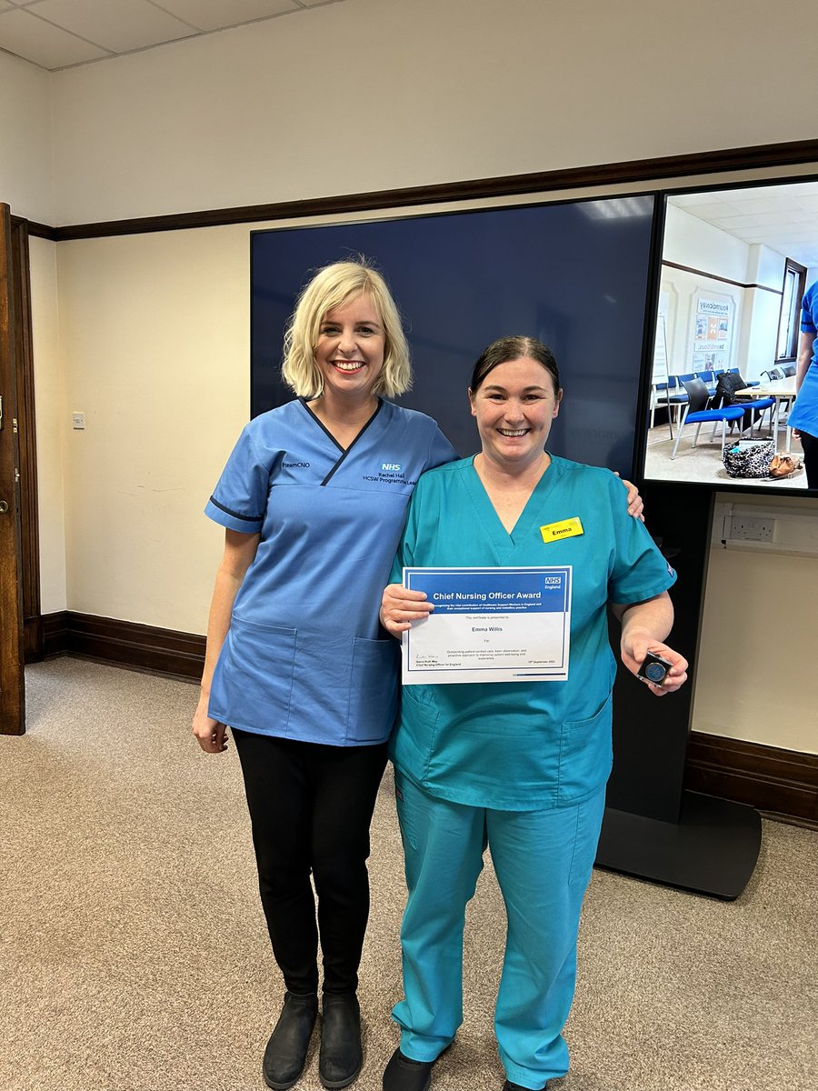 Rachel_Hall85's tweet image. Fantastic visit up to @NCICNHS for our HCSW CNO awards well done Emma, Rosemary, Courtney and Louise! It was lovely also having your family involved in the surprise! Great to also celebrate the HCSW National Award for effective onboarding and HR processes! #WeAreHCSWs
