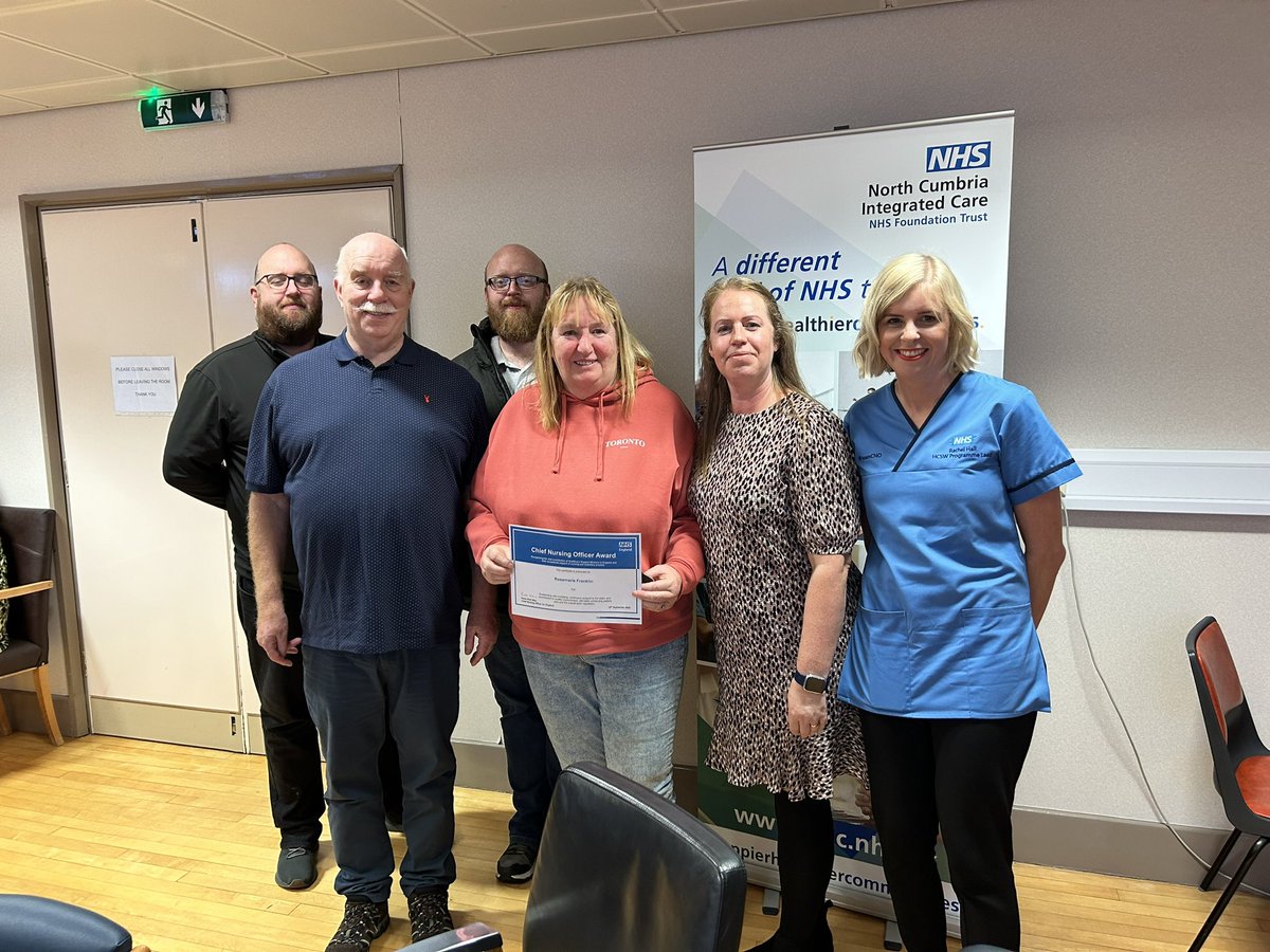 Rachel_Hall85's tweet image. Fantastic visit up to @NCICNHS for our HCSW CNO awards well done Emma, Rosemary, Courtney and Louise! It was lovely also having your family involved in the surprise! Great to also celebrate the HCSW National Award for effective onboarding and HR processes! #WeAreHCSWs