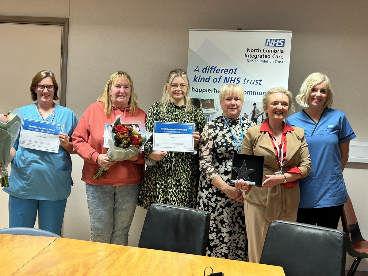 Rachel_Hall85's tweet image. Fantastic visit up to @NCICNHS for our HCSW CNO awards well done Emma, Rosemary, Courtney and Louise! It was lovely also having your family involved in the surprise! Great to also celebrate the HCSW National Award for effective onboarding and HR processes! #WeAreHCSWs