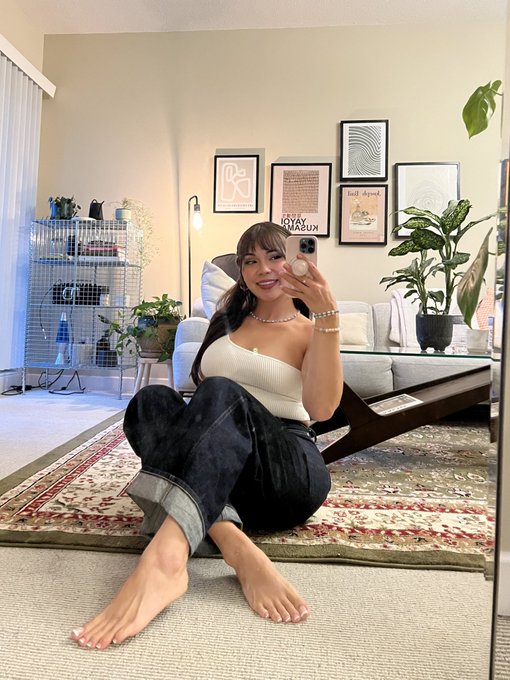 My friend&rsquo;s apartment looks like it&rsquo;s straight from Pinterest 😍 inspires me to change my own home decor<a href="/tag/pedicure"class="tags"><span>#pedicure</span></a>