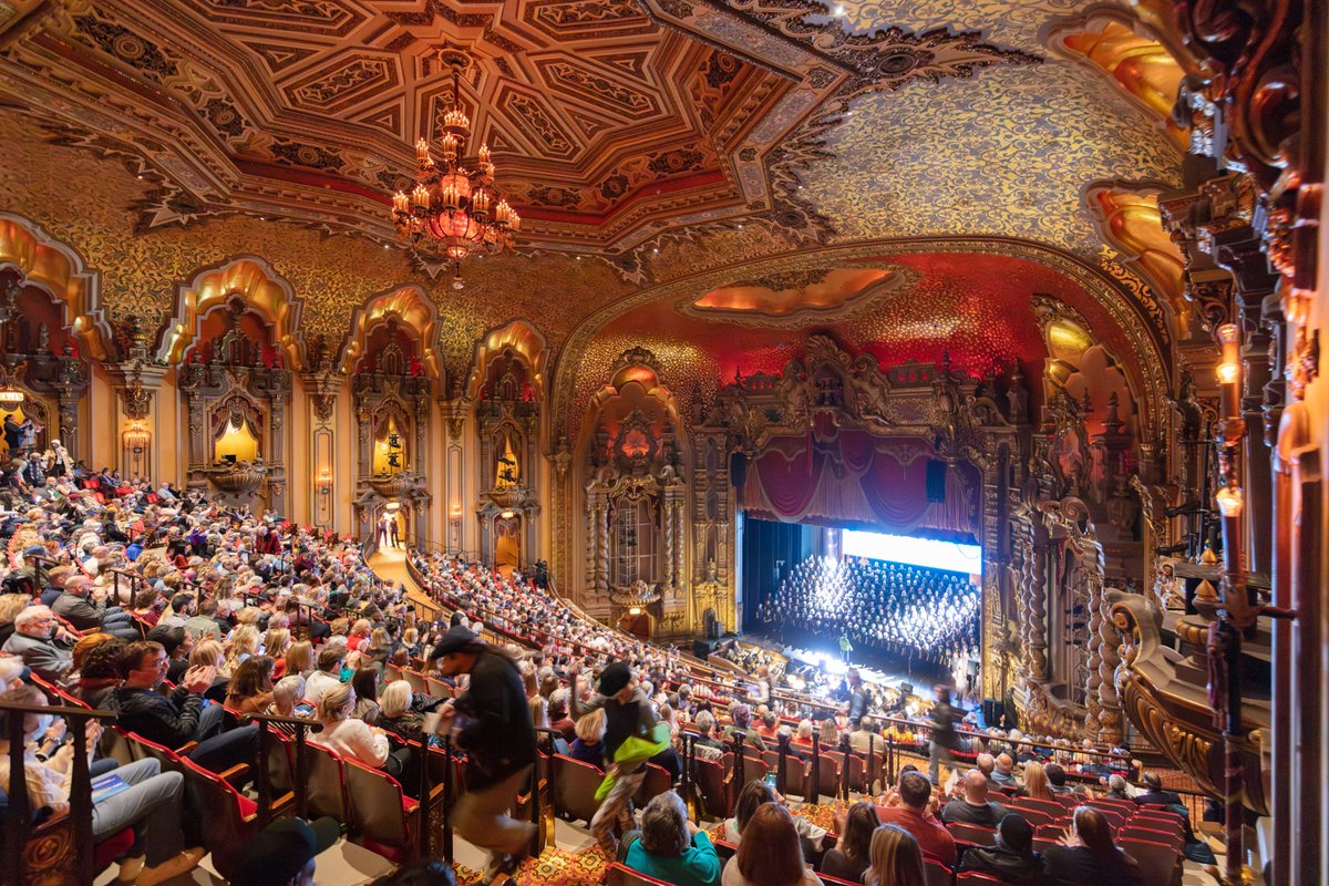 AndySpessard's tweet image. I am extremely honored that 50 pieces of my artwork were selected as the stage backdrop for last night’s performance at the Ohio Theatre, with a wonderful group of people, and an inspirational message from the Harmony Project. ❣💕☺💕❣ #harmonyproject