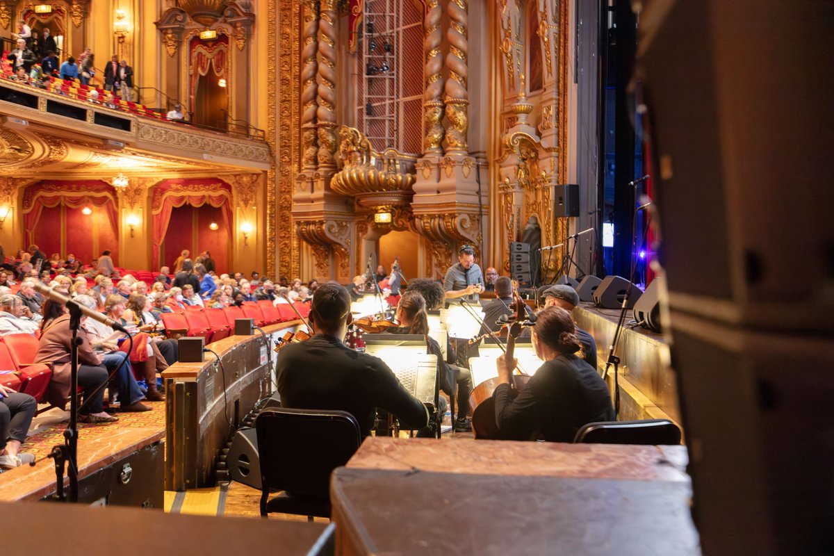 AndySpessard's tweet image. I am extremely honored that 50 pieces of my artwork were selected as the stage backdrop for last night’s performance at the Ohio Theatre, with a wonderful group of people, and an inspirational message from the Harmony Project. ❣💕☺💕❣ #harmonyproject