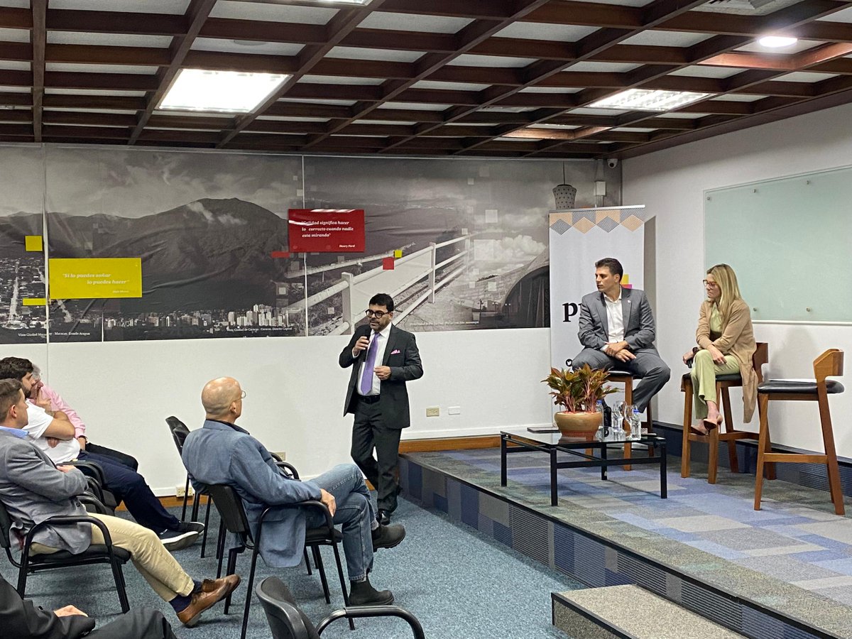 PwC_Venezuela's tweet photo. En PwC Venezuela, celebramos el Día Internacional de la Empresa Familiar, destacando su impacto en la sociedad y el legado sostenible. ¡Gracias a nuestros ponentes por compartir su experiencia! 💼🤝🌱 

#EmpresaFamiliar #Sostenibilidad #PwCVenezuela https://t.co/DAjIe817Jp