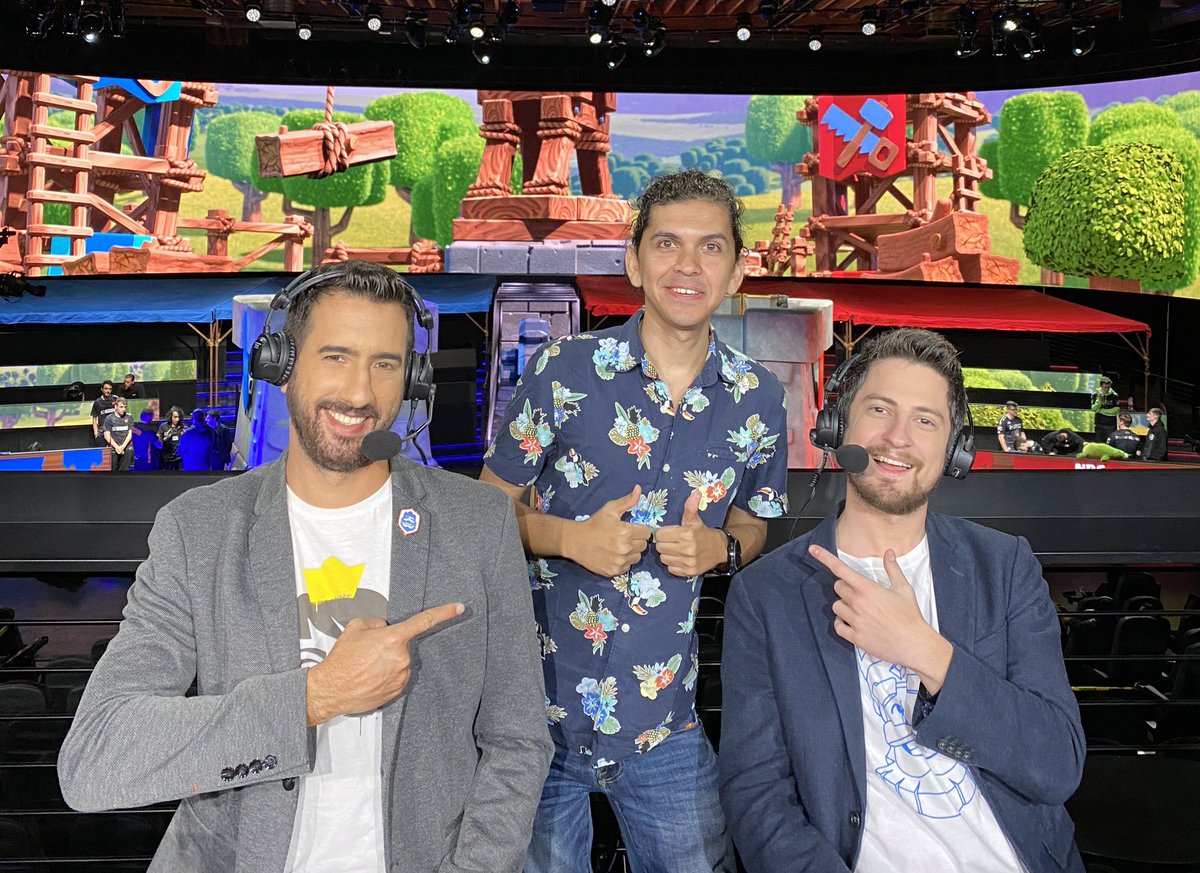 Rockstar_YT's tweet photo. Estos dos hacían magia, para mi este fue el verdadero peak de Clash Royale 🥹👑 https://t.co/xJJDCpjltK