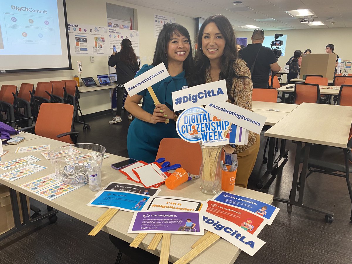 Nice turn out for our education friends who joined us for our Digital Citizenship (DigCit) Showcase.
The interactive hands-on showcase highlighted the #DigCitLA in the age of Artificial Intelligence! #AI ⁦@ITI_LAUSD⁩ ⁦@LASchools⁩