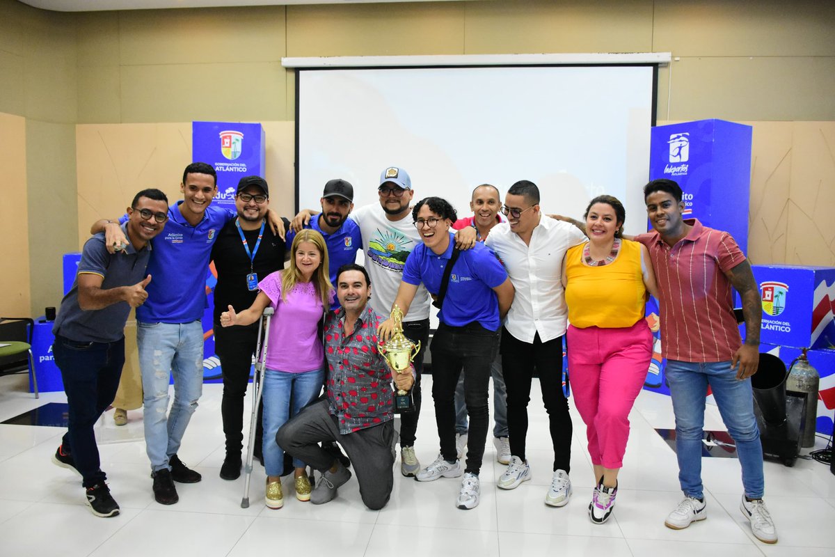 elsanoguerabaq's tweet photo. Sentir su entusiasmo por los resultados de las competencias fue muy bonito porque esto lo organizamos precisamente para integrarlos y hacerlos sentir como lo que son, el ❤️ y la fuerza de nuestra administración. ¡Felicitaciones a los ganadores! https://t.co/lM6zGsKDFc