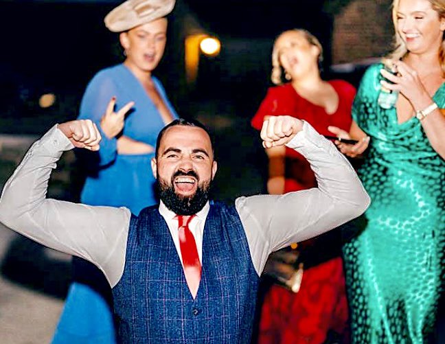 craigfrater's tweet photo. #PiesWedding  #WhatABrilliantDay #AndNight 🤪 🍻🕺🏻#LashedUp https://t.co/59v7Q1yuNd