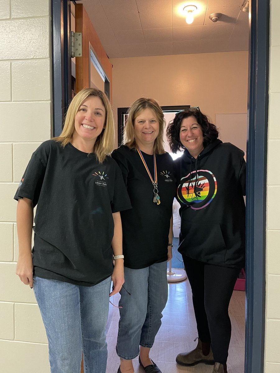 mar_leary's tweet photo. It was a matchy kind of day @vanierLRSD 🌈🌈 https://t.co/eVtySPxLxL