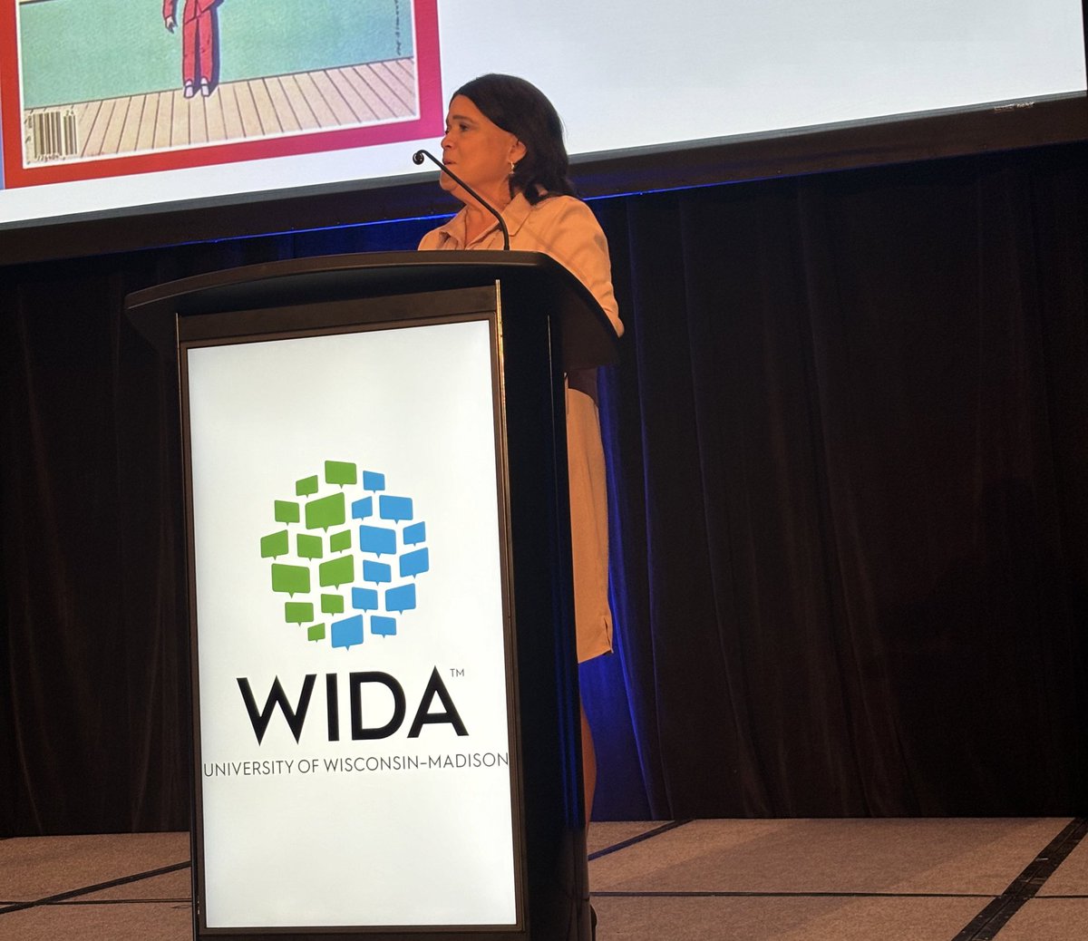 "The US has never had an official legal policy proclaiming an official national language.” - Carmen Ayala at #WIDA2023