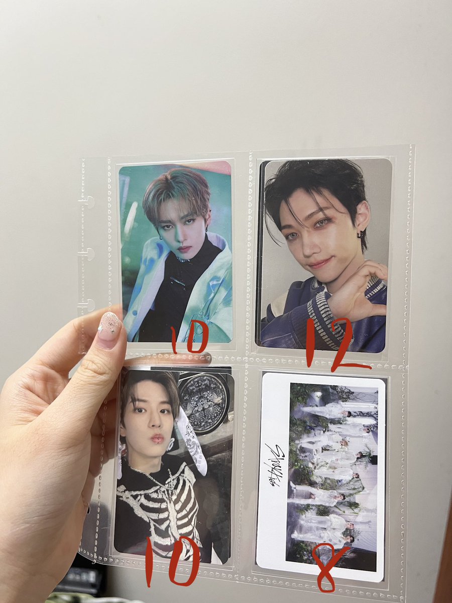 StaywR1SE's tweet photo. WTS （help rt🙏）
wm rm8 / em rm18

buy more can nego + can choose 2pcs from the one written FC
@pasarSKZ #pasarstraykids https://t.co/GjdByInAbf
