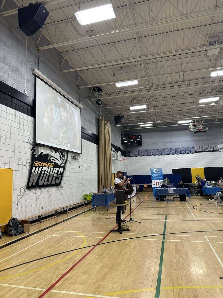 MB School Library tweet media