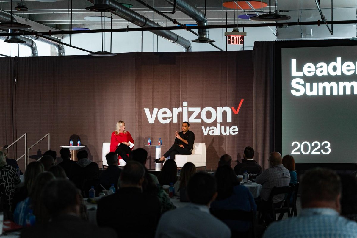 Had an energizing fireside chat with @AngKleinO , President of @Verizon's Value Business. With our @Visible , @TotalbyVerizon , and @MyStraightTalk brands, Verizon is a leading prepaid carrier in the US – and we’re just getting started. Great work team. Keep it up!