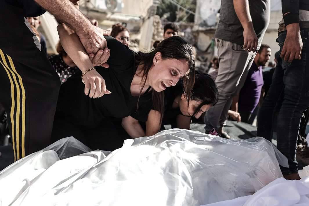 DeepakS10355227's tweet photo. Human rights in Europe hypocrisy level 😃 china not following human right they are lecture and negative start but Israel destroy church and killing inocent people they are pray only for peace Europe and usa silent 🔕 https://t.co/Jdo2jJMXK5