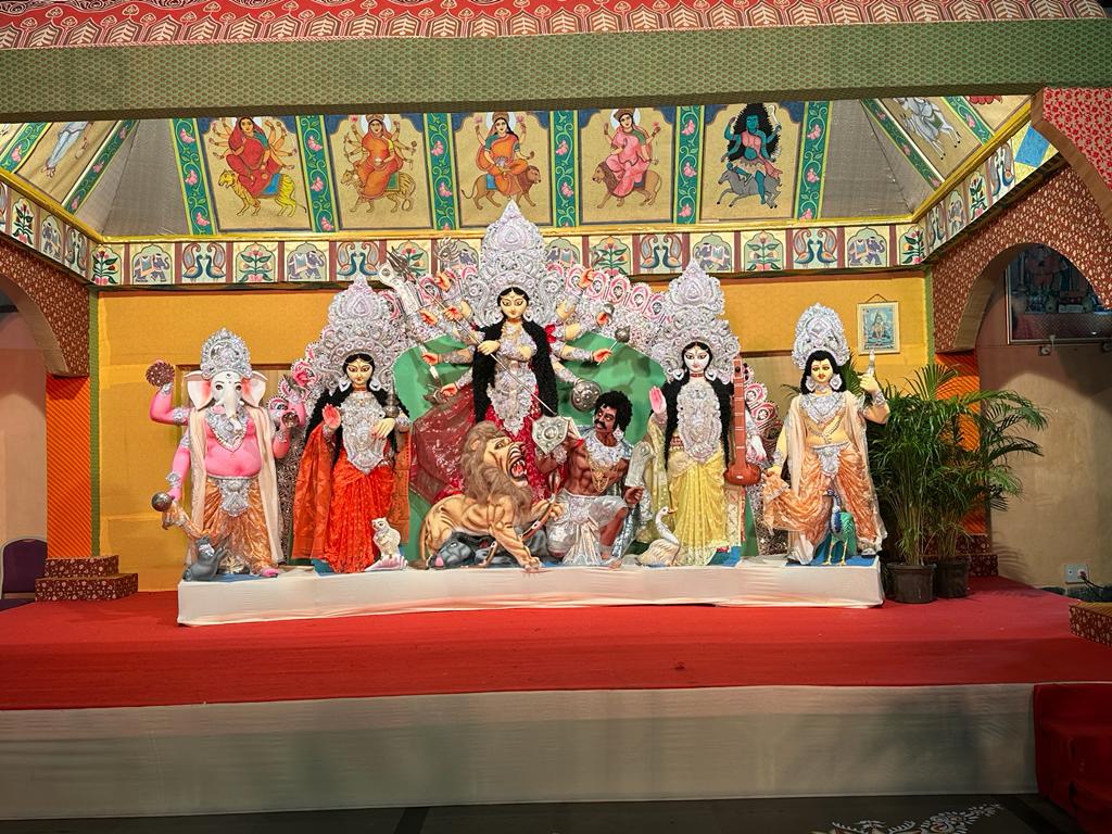 BombayDurgaBari's tweet photo. Ma Durga is here to bless us all 🙏

#DurgaPuja2023 #DurgaPuja #DurgaPujo #MaDurga #DurgaMa #Mahishasuramardini #MahaShashthi #Navratri #BengalisInMumbai #BombayDurgaBariSamiti https://t.co/sJ4NqpPDSs