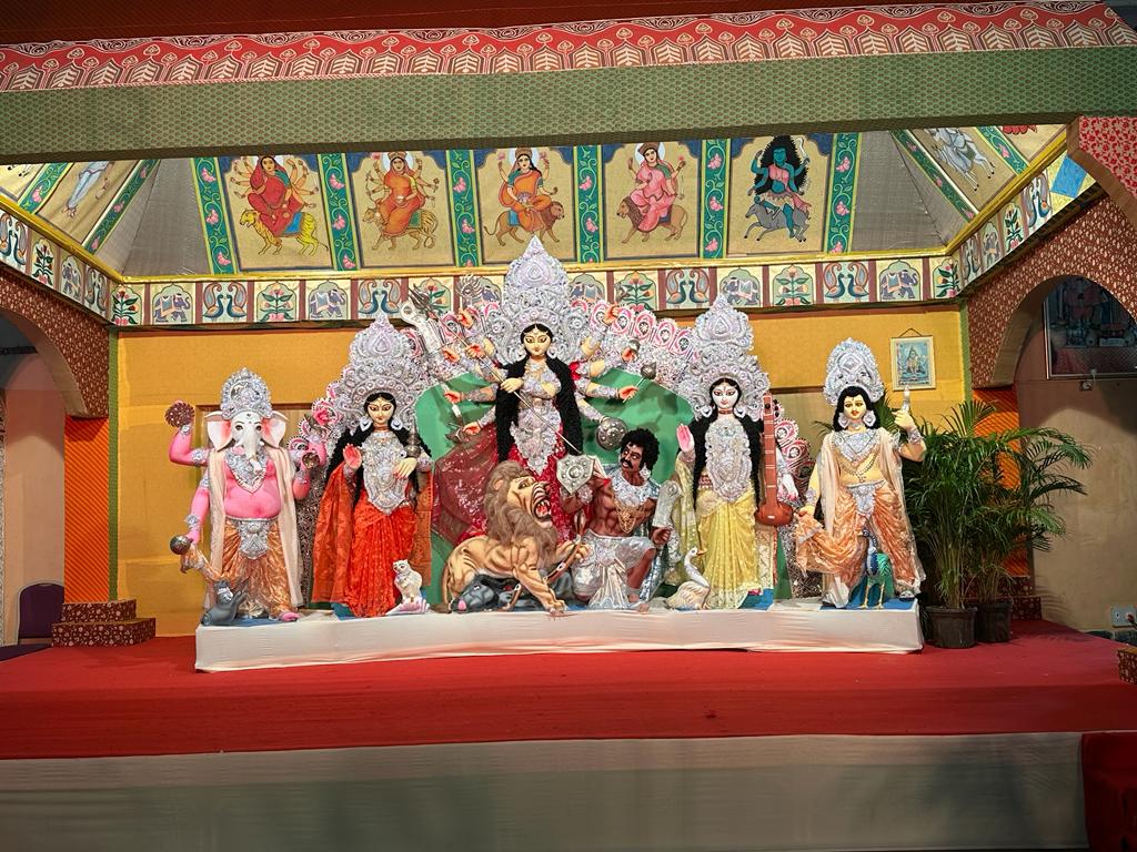 BombayDurgaBari's tweet photo. Ma Durga is here to bless us all 🙏

#DurgaPuja2023 #DurgaPuja #DurgaPujo #MaDurga #DurgaMa #Mahishasuramardini #MahaShashthi #Navratri #BengalisInMumbai #BombayDurgaBariSamiti https://t.co/sJ4NqpPDSs