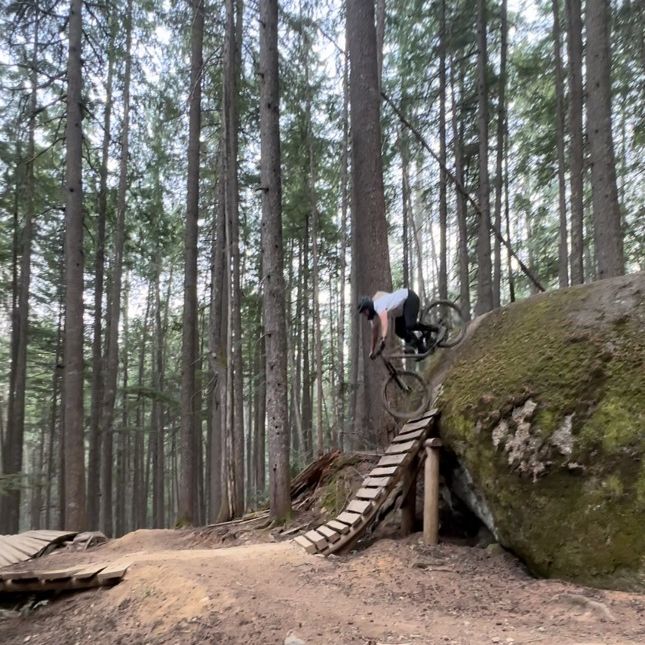 bike_flow's tweet photo. The winner of the Flow Mountain Bike Adventures grant for the 2023 season is Lana Strilchuk! Lana lives in Canmore, AB, Canada. She works @outsidebikeandski, &amp; as a mtn bike coach &amp; guide for @rockymtnbikescapes. 

#mountainbiking #mountainbike #cycling #biking #alberta #yyc https://t.co/ZCVlc1nnka