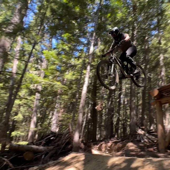 bike_flow's tweet photo. The winner of the Flow Mountain Bike Adventures grant for the 2023 season is Lana Strilchuk! Lana lives in Canmore, AB, Canada. She works @outsidebikeandski, &amp; as a mtn bike coach &amp; guide for @rockymtnbikescapes. 

#mountainbiking #mountainbike #cycling #biking #alberta #yyc https://t.co/ZCVlc1nnka