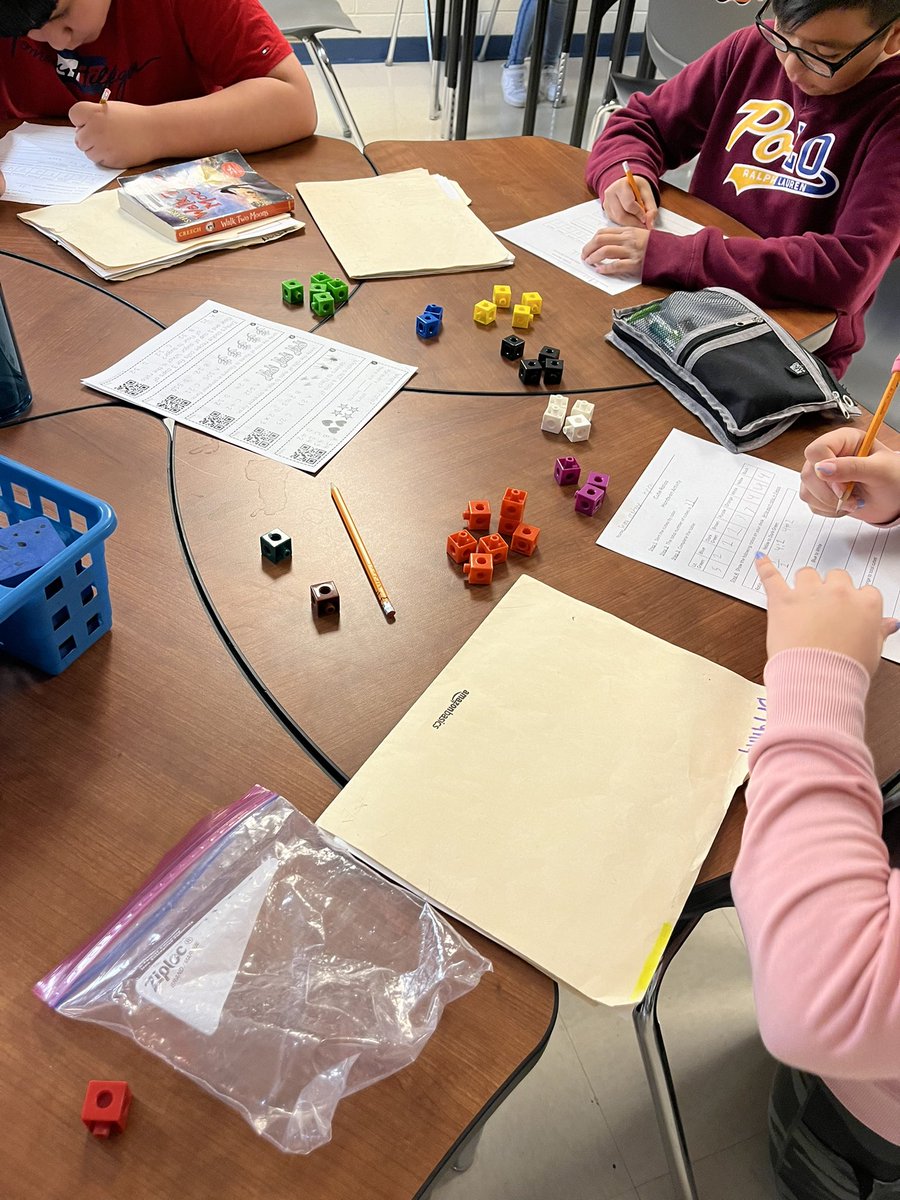 aschulz116's tweet photo. 6th graders being introduced to ratios!  #RLMSpride #6thgrade #ratios https://t.co/2u7O2nZMM3