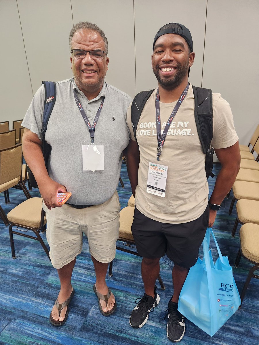 LoudBrarian's tweet photo. So we had a chance to connect with POC librarians and met a few library unicorns. #blackmalelibrarians. This was a powerful moment for me.  #AASL23 https://t.co/vMOPIQF5SL